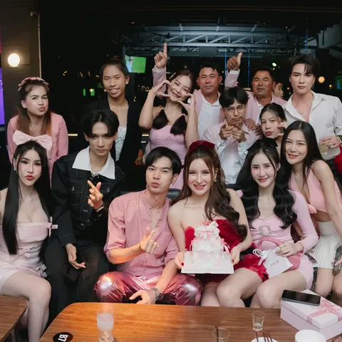 รูปในแกลเลอรีงานเลี้ยงวันเกิด